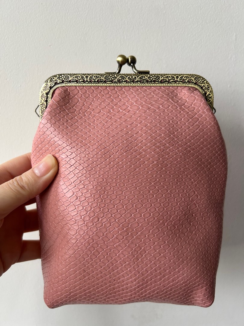 Double kiss sales lock clutch wallet