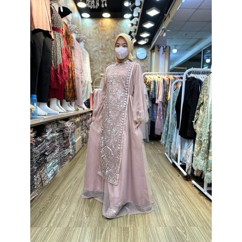 Glamorous dress shop for muslimah