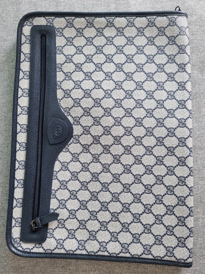 Authentic Gucci laptop notepad pouch