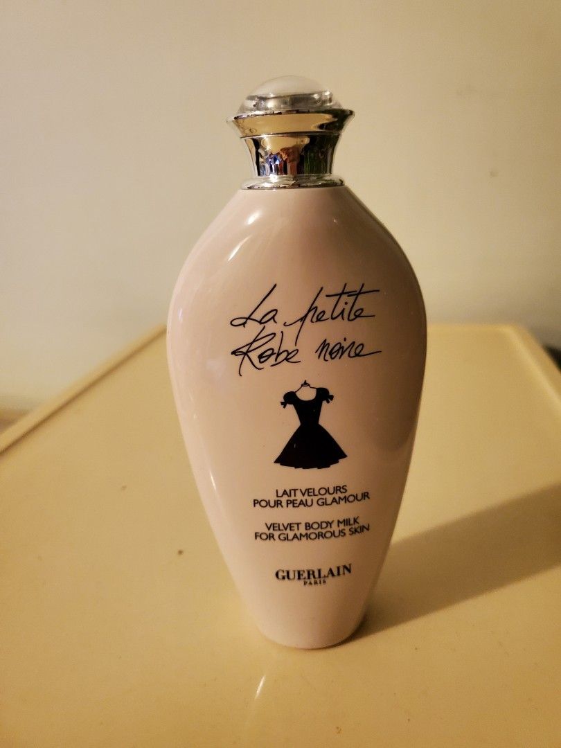 La petite robe hotsell noire body milk