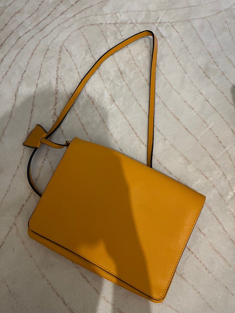 H&m mustard bag clearance