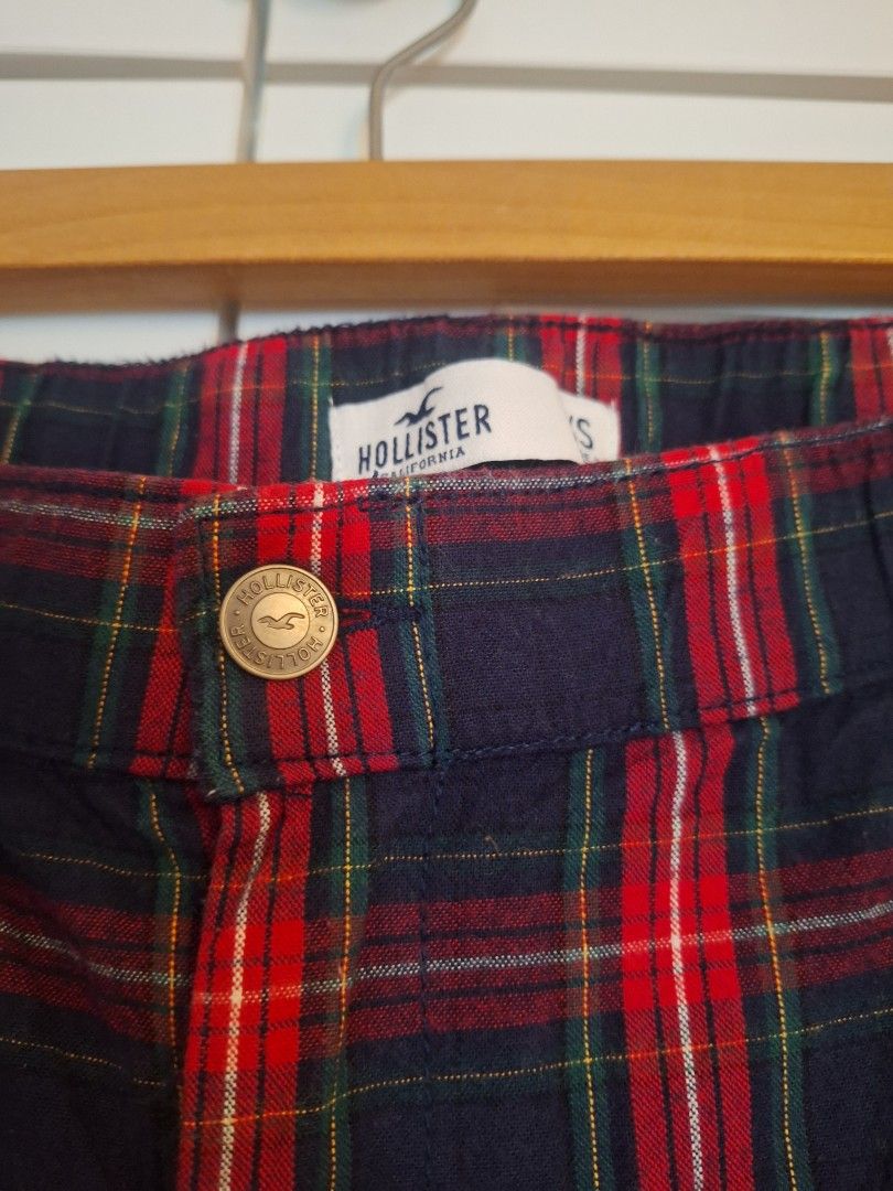 Hollister checkered pants deals