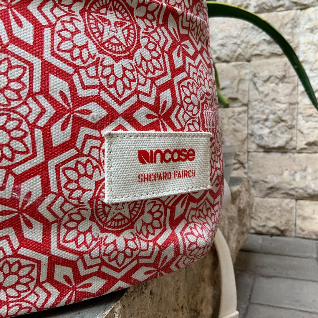 INCASE X OBEY GIANT SHEPARD FAIREY CAMPUS BACKPACK ARTIST  display picture 1