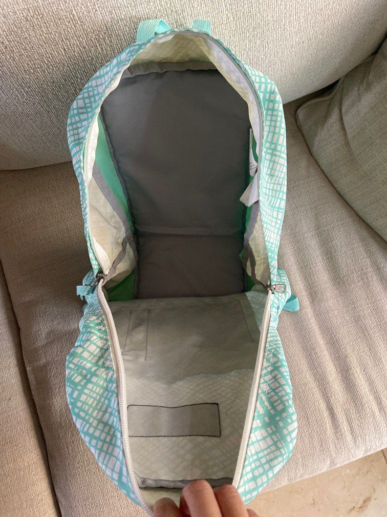 JANSPORT Cute Teal Color Backpack (Category: Backpacks) located in San Juan City. Submitted by studioep (Listing ID 1282019308, Image 3). Description: * color may vary due to lighting * RFS: decluttering * Notes: no haggling please :( authentic, good condition, like new! :) * Delivery shall be via Grab/Lalamove (no meet ups or other couriers) * Payment shall be made online (Gcash/BDO/Unionbank) * No refund/return/exchange.