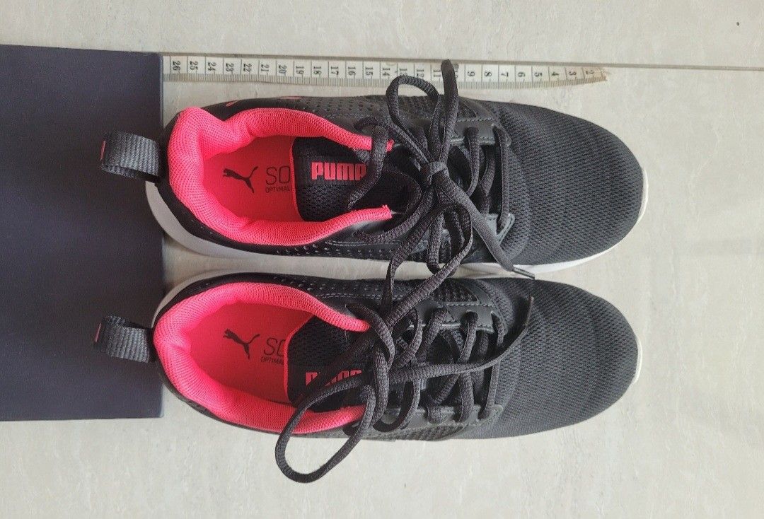 All black sales womens puma sneakers