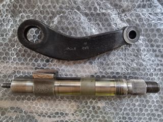 LC80 steering sector shaft & pitman arm, LHD
