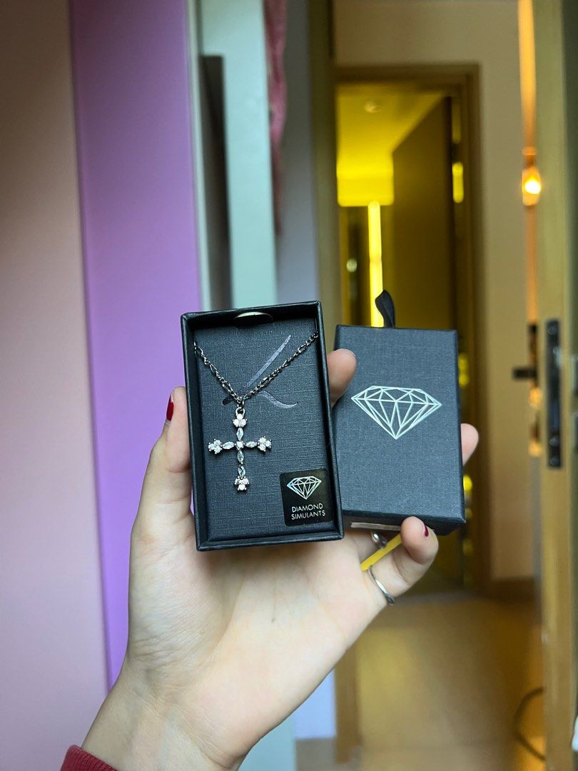 Lovisa cross necklace top