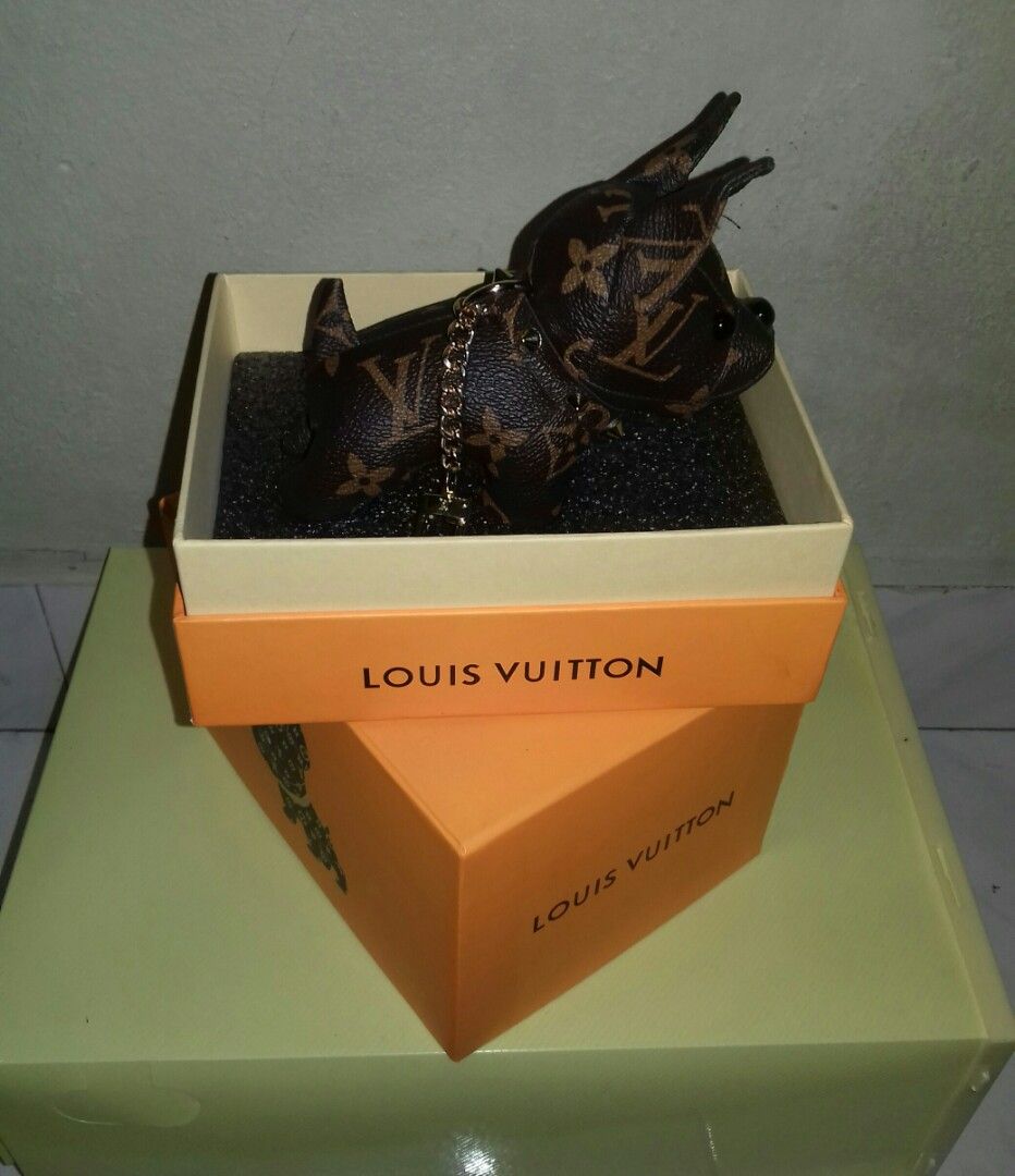 Lv clearance keychain dog