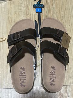 Mahow Slippers