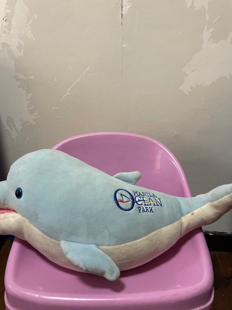 Manila ocean park dolphin plushies (Category: Plushies & Soft Toys) located in Manila. Submitted by dmdnice (Listing ID 1282091270, Image 1). Description: Needs washing.