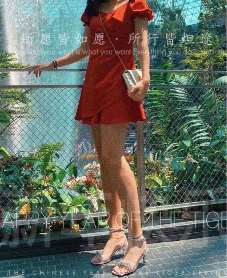 Red short hot sale sleeve dress