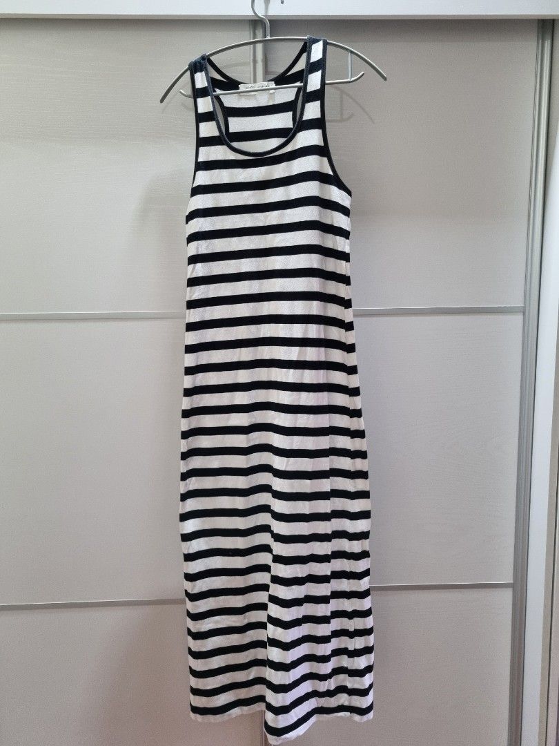 Maternity Maxidress (Category: Maternity wear) located in Taguig. Submitted by phpreaime (Listing ID 1282107098, Image 1). Description: Barely used during my second trimester pregnancy. Around 50 inches long. Good fabric. And still in a very good condition. RFS decluttering Shpee checkout available.