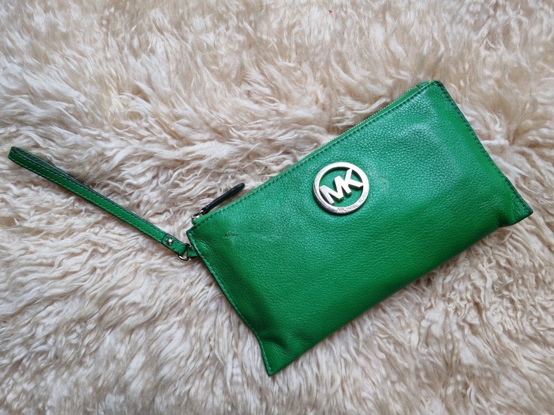 Michael kors wristlet outlet sale