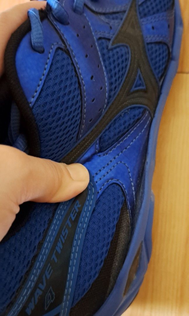 Mizuno wave deals twister 2 navy