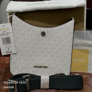 (Category: ) located in . Submitted by macaj_thrift_shop2 (Listing ID 1282102266, Image 1). Description: .