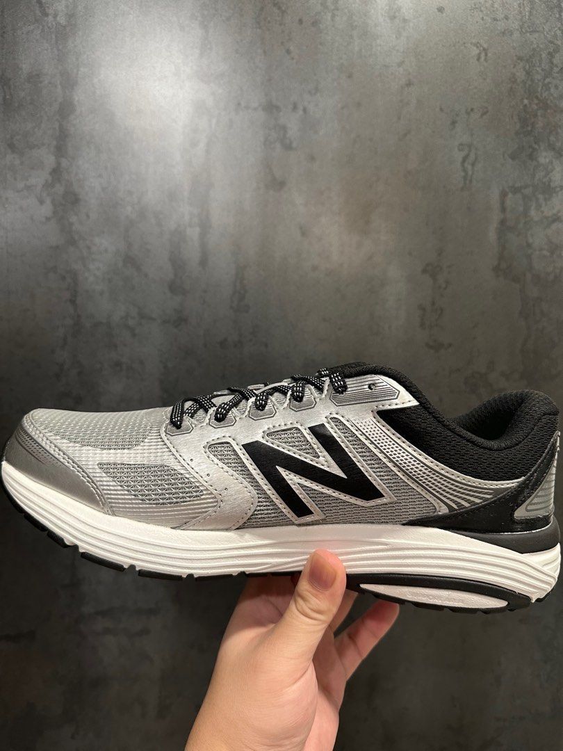 New balance top men's 560v7