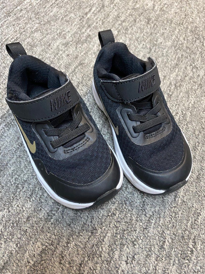 Nike bb鞋 （分類：嬰兒及小童流行時尚）位於 Hong Kong。 由 nhs_v 提交（商品編號 1282004829，圖片 1）。簡介： 。