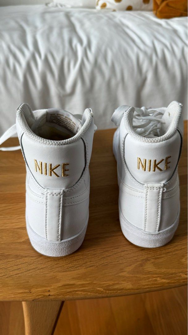 Nike Blazer Mid 77 Women size US 6.5 Women s Fashion Footwear