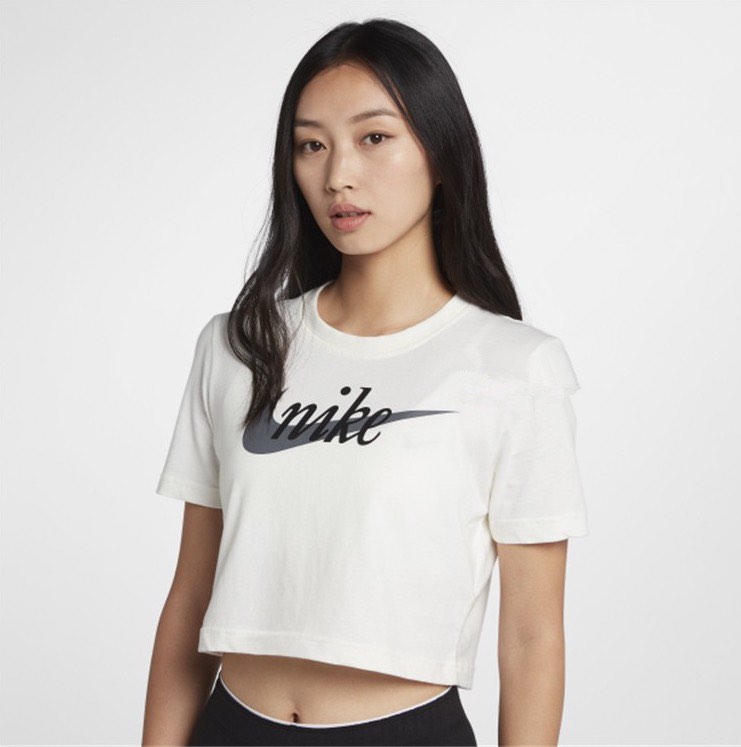 White cropped hot sale nike shirt