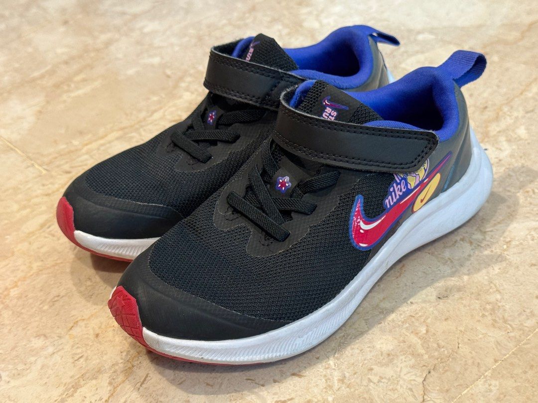 Girls white nike sneakers outlet