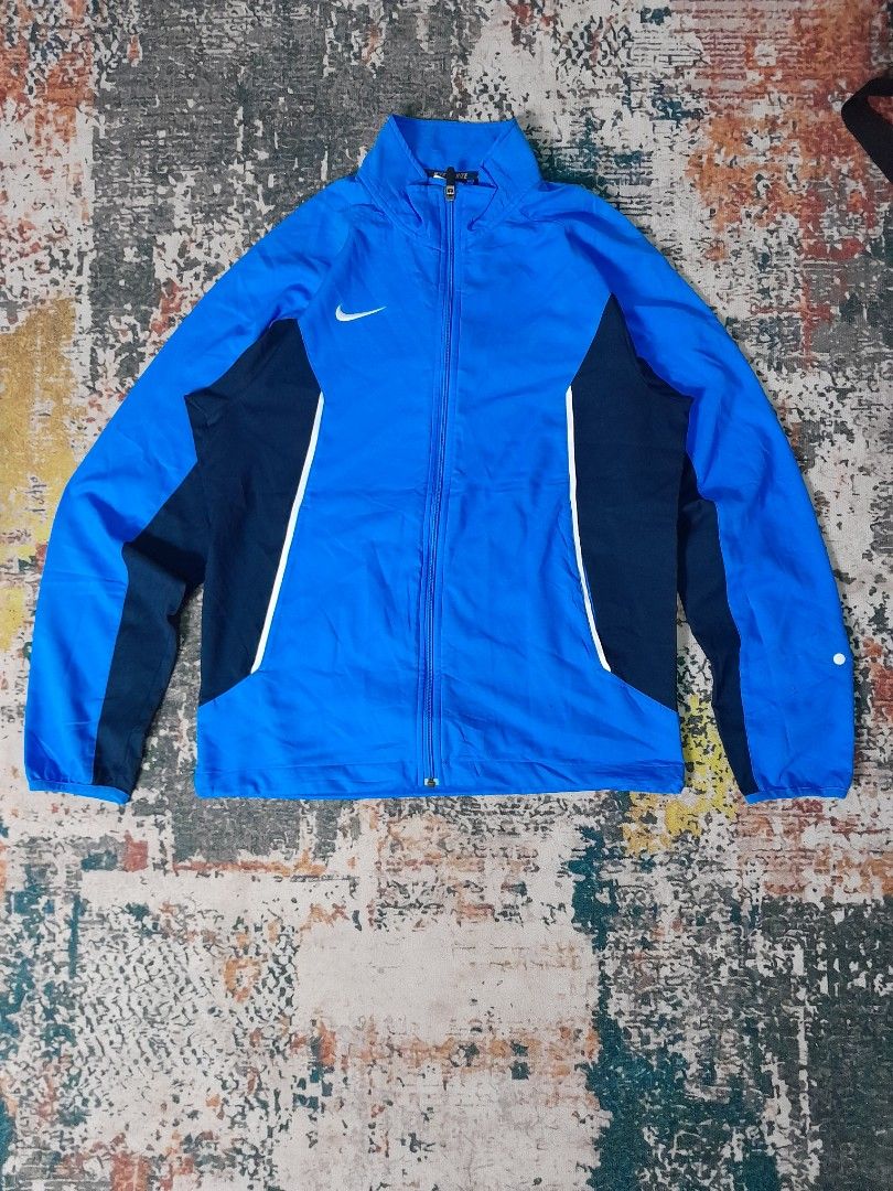 Sweater outlet for running