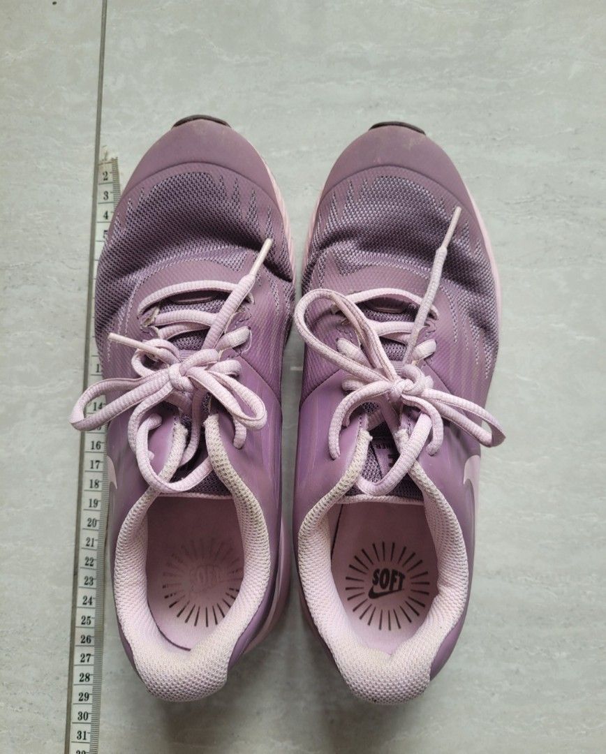 Nike Sneakers size 5Y EU 37.5 for Pre Teens