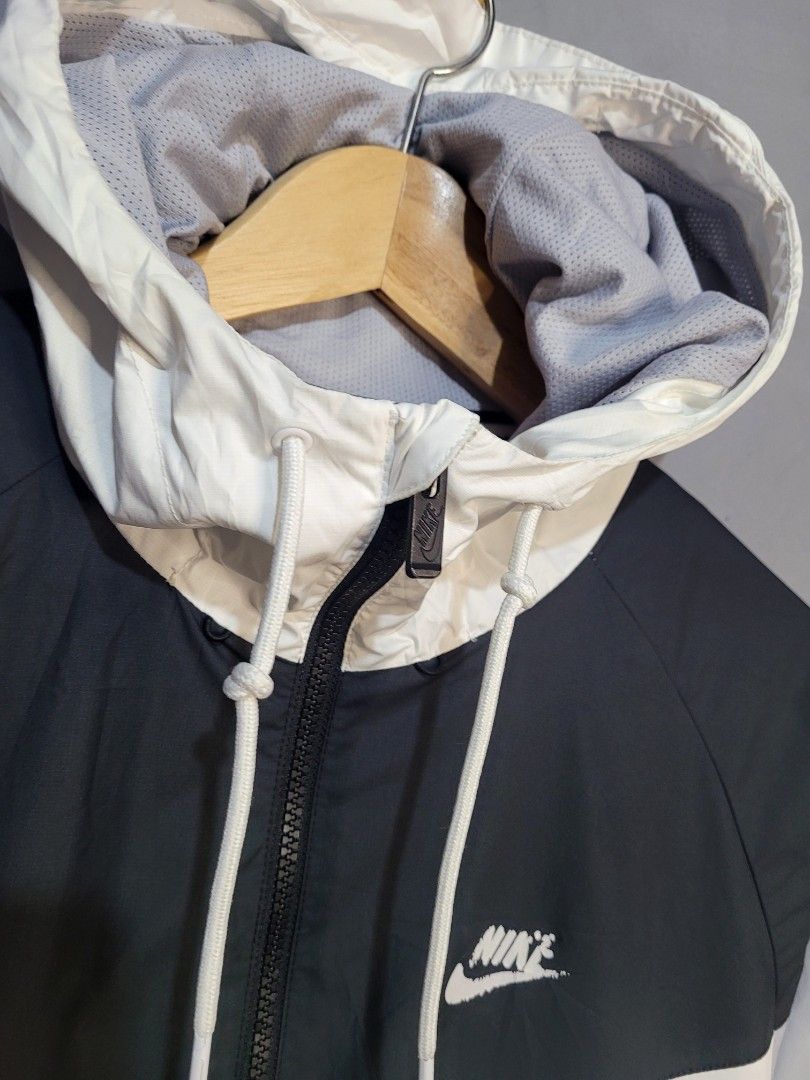 Nike tritone windbreaker M Men s Fashion Coats Jackets and