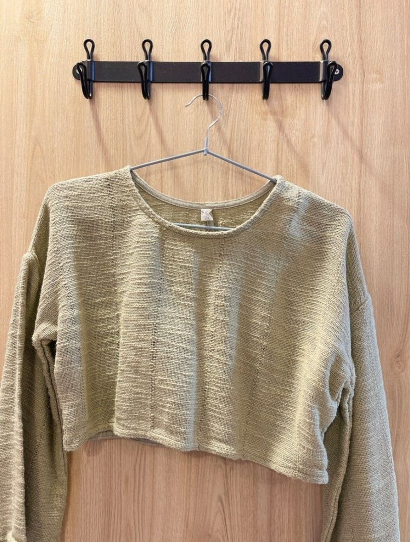 Pullover cropped top