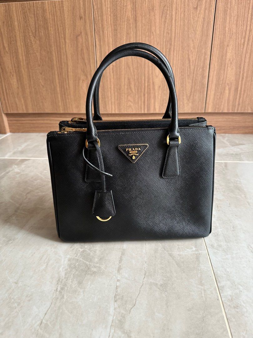 Prada outlet pouch sale