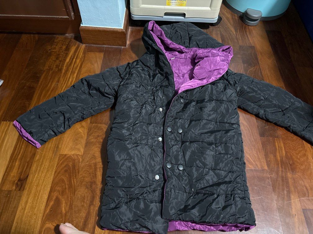 Preloved winter wears (Category: Babies & Kids Fashion) located in Singapore. Submitted by mummylovesdoreme (Listing ID 1282008963, Image 1). Description: Girl winter jacket (purple) reversible - chest - 42cm, length - 60cm. For -4 - 7 years old. - $4 Boy winter jacket - chest - 52cm, length- 85cm - $4 Note: the zip is spoilt but can use the buttons instead. Take 2 for $6..