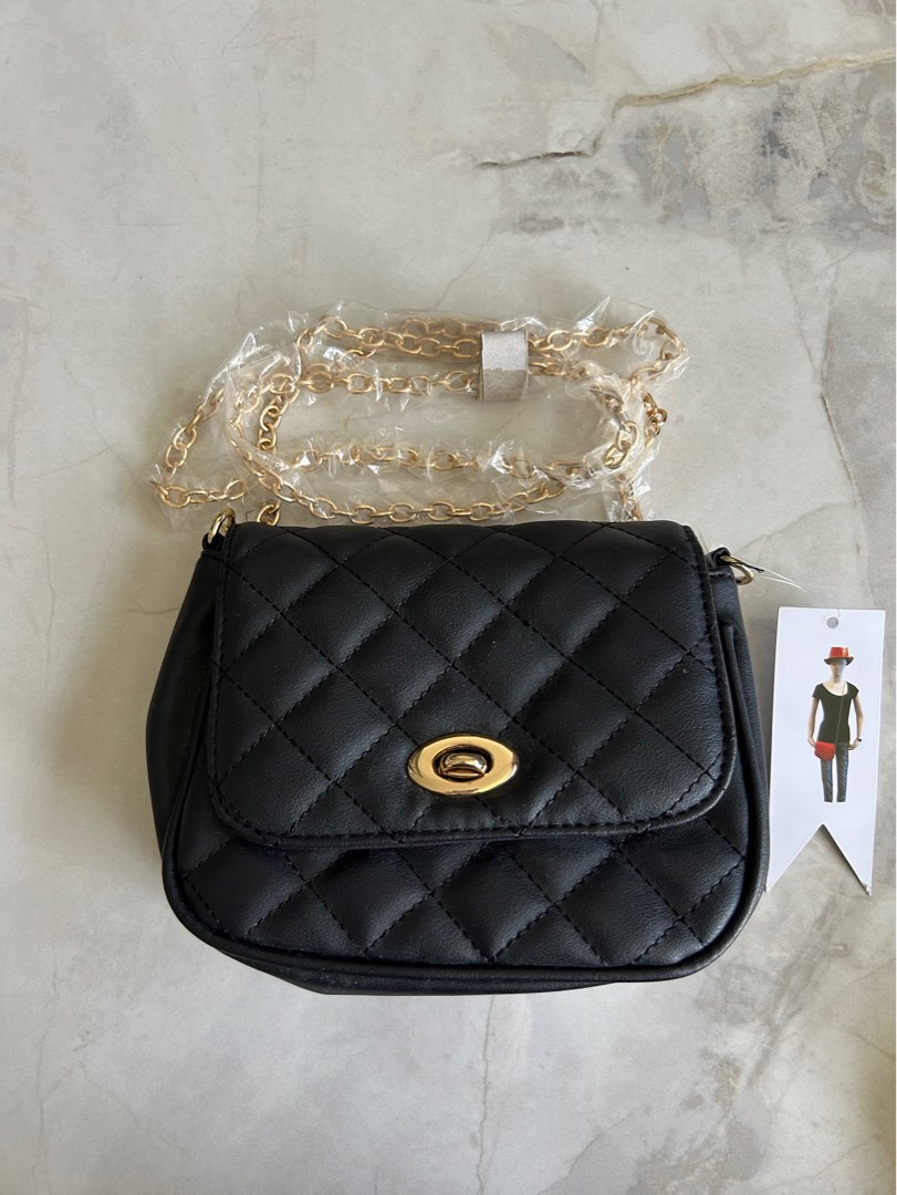 Quilted crossbody bag with chain hot sale