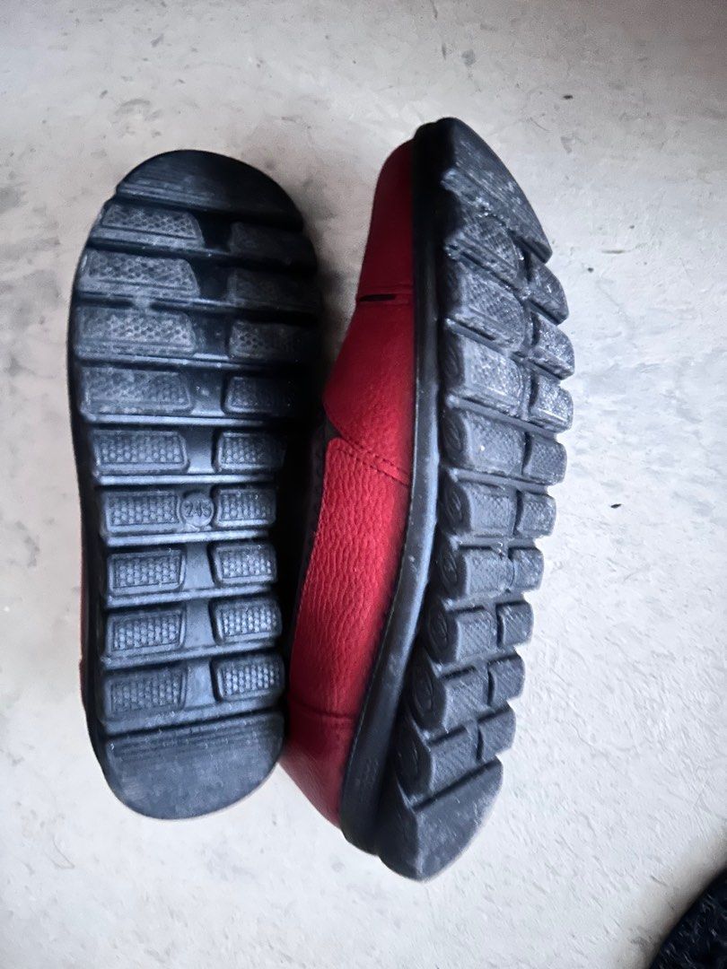 Red slip hotsell resistant shoes
