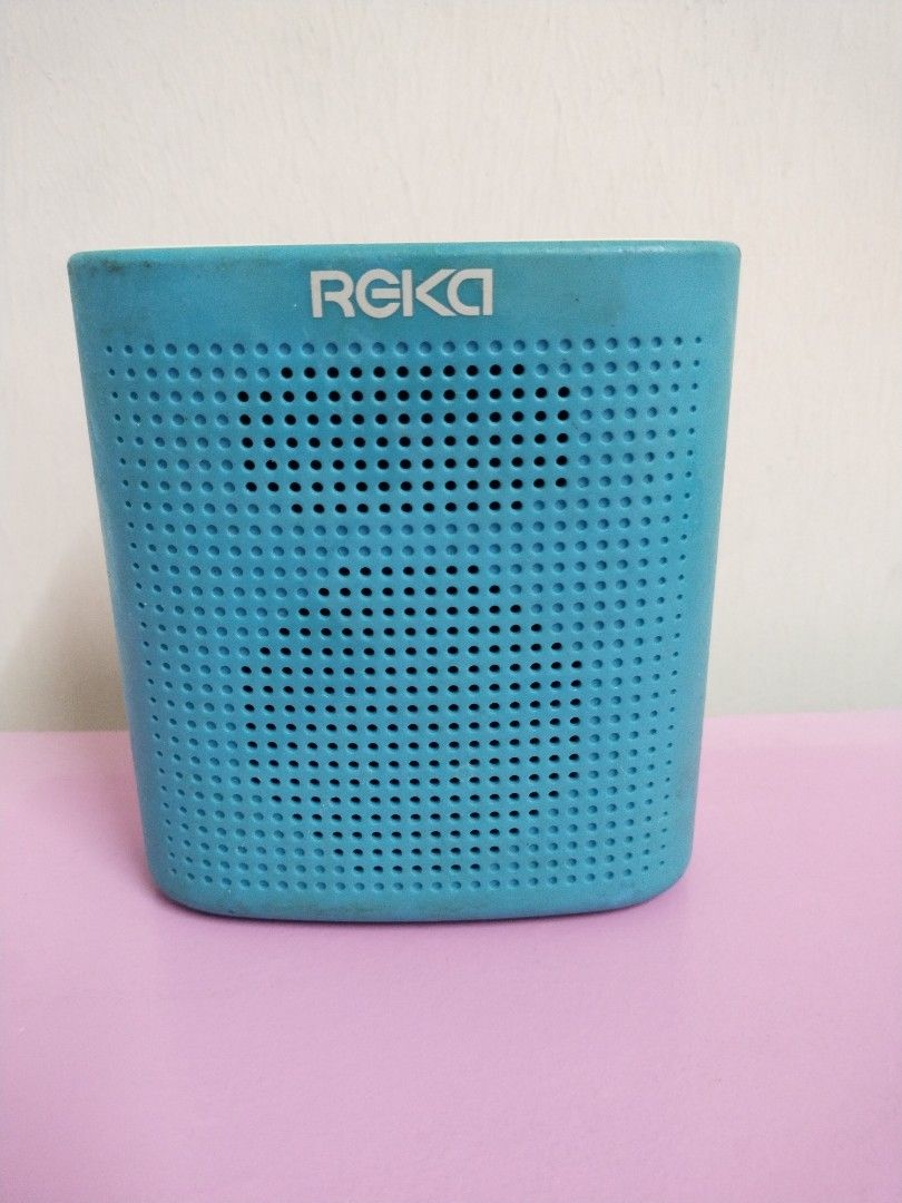 Reka outdoor wireless speaker outlet