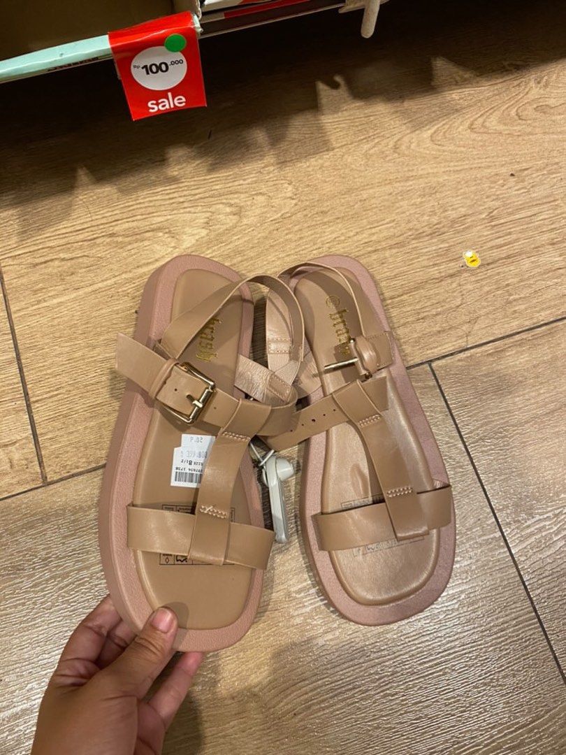 Sepatu sendal payless
