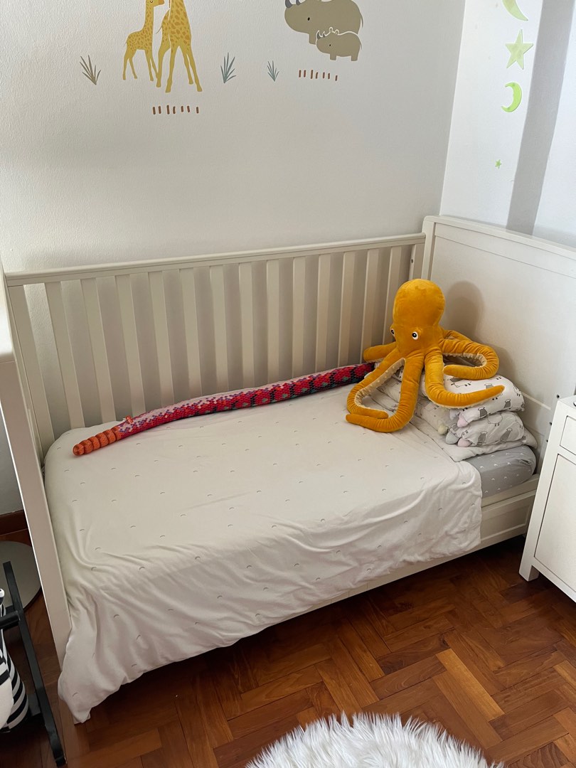 Nostalgia outlet cot bed