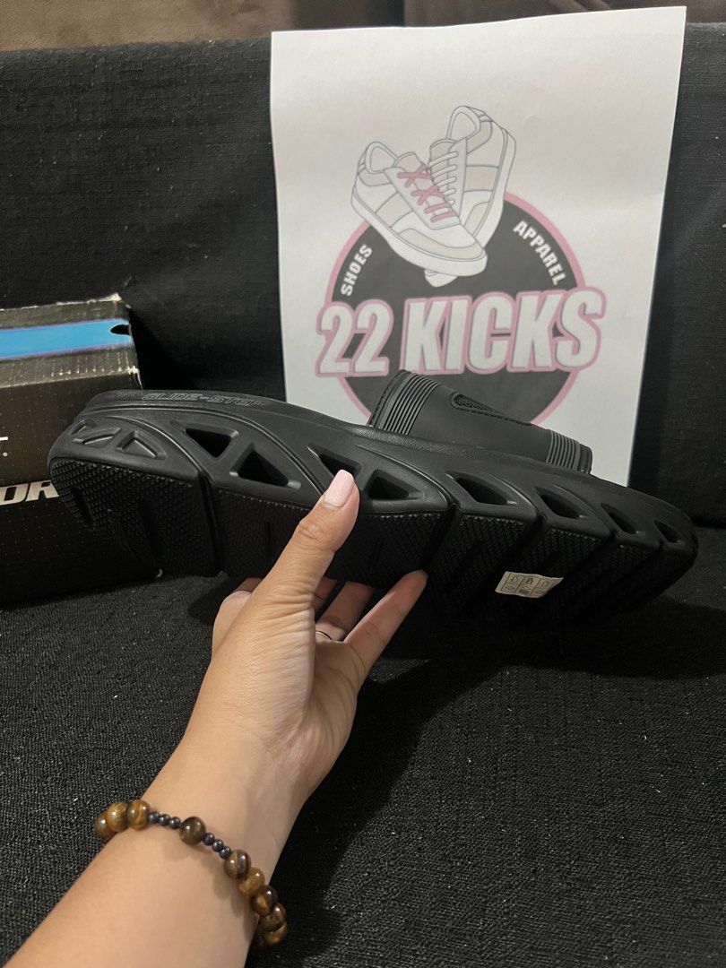 Skechers slippers men (Category: Slippers & Slides) located in Cainta. Submitted by saelselore (Listing ID 1282167990, Image 2). Description: All brandnew skechers for men Size 11 .