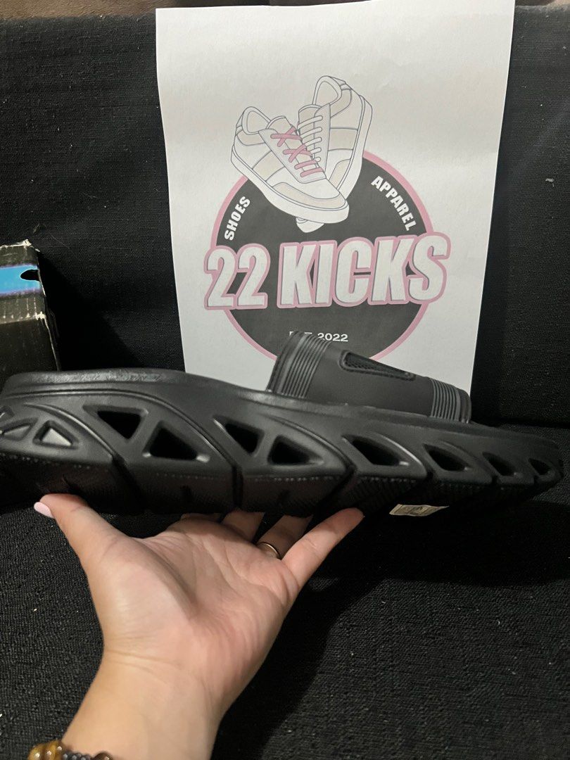Skechers slippers men (Category: Slippers & Slides) located in Cainta. Submitted by saelselore (Listing ID 1282167990, Image 3). Description: All brandnew skechers for men Size 11 .