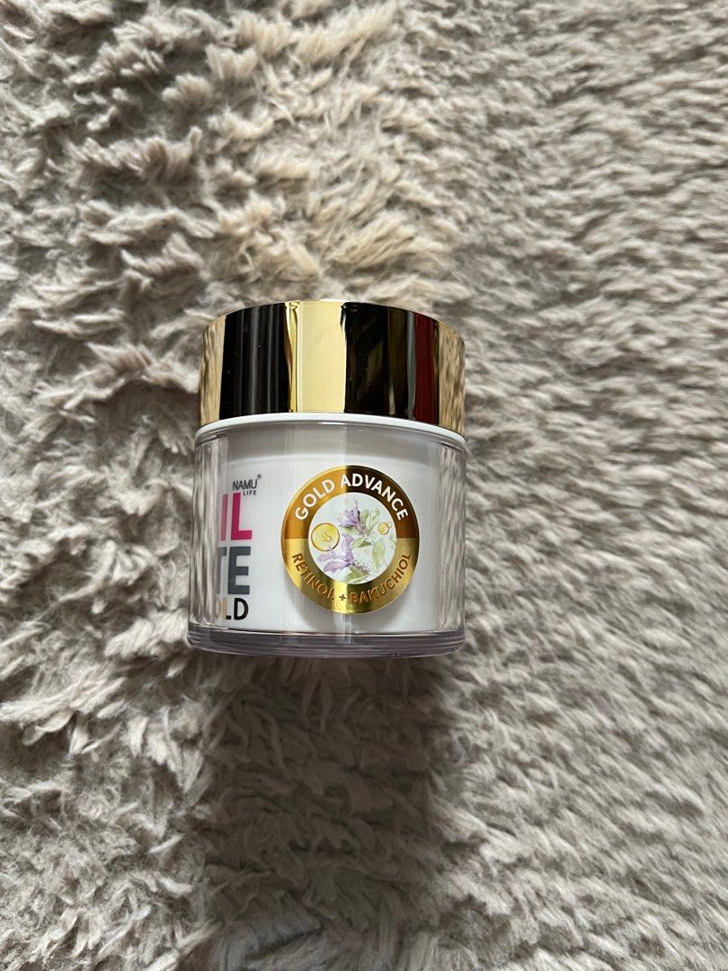 Snail White Gold Advanced Cream (Category: Face Care) located in Paranaque City. Submitted by michfinds (Listing ID 1282121463, Image 2). Description: Brandnew & sealed 💯 Authentic Bought at Watsons Snail White Gold Advanced Cream Retinol + Bakuchiol Contains Snail Mucin, Bakuchiol, 0.2% Retinol Anti aging moisturizer Best for fine lines, wrinkles, age spots Restore and lift for younger tightener glowing skin *fades dark spots for even glow *lig