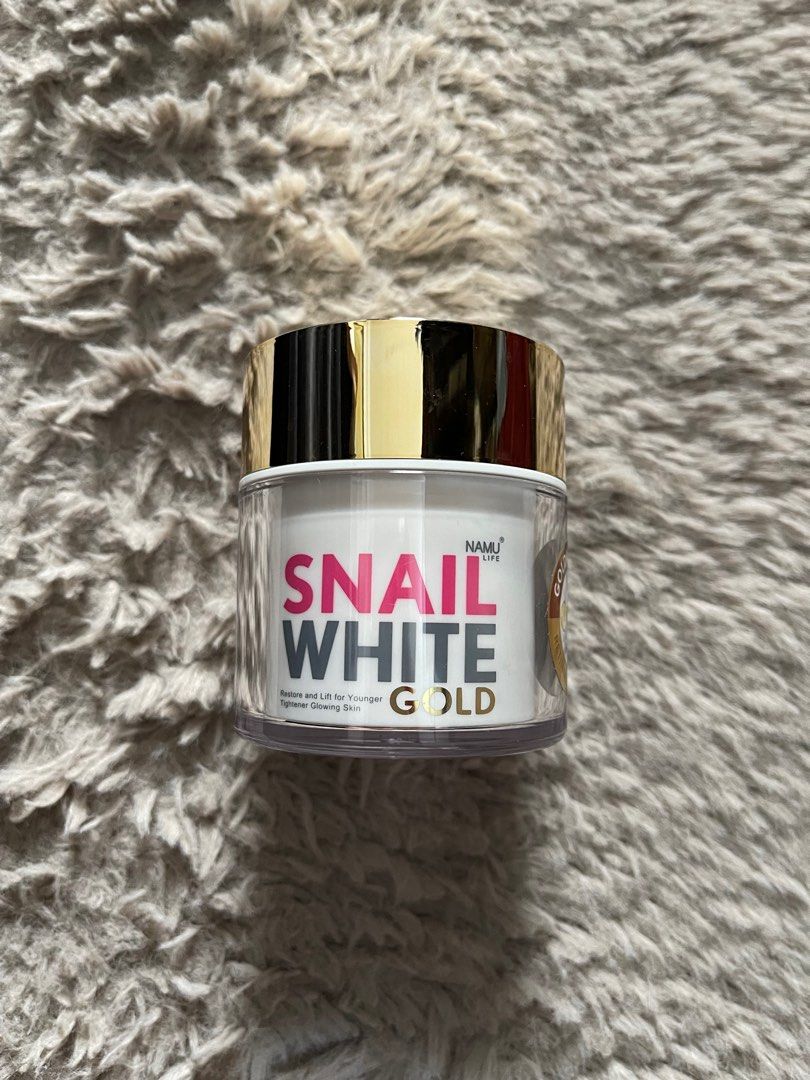 Snail White Gold Advanced Cream (Category: Face Care) located in Paranaque City. Submitted by michfinds (Listing ID 1282121463, Image 1). Description: Brandnew & sealed 💯 Authentic Bought at Watsons Snail White Gold Advanced Cream Retinol + Bakuchiol Contains Snail Mucin, Bakuchiol, 0.2% Retinol Anti aging moisturizer Best for fine lines, wrinkles, age spots Restore and lift for younger tightener glowing skin *fades dark spots for even glow *lig