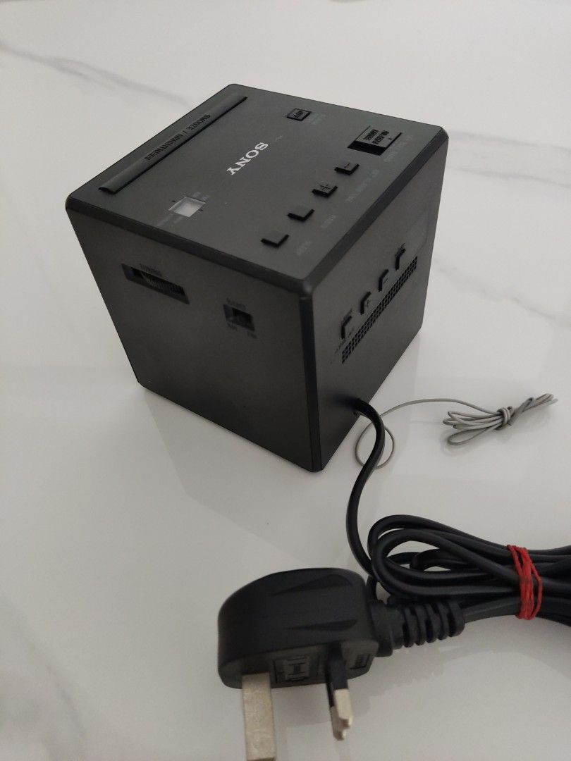 Sony alarm clock radio (model ICFC1), Audio, Other Audio Equipment