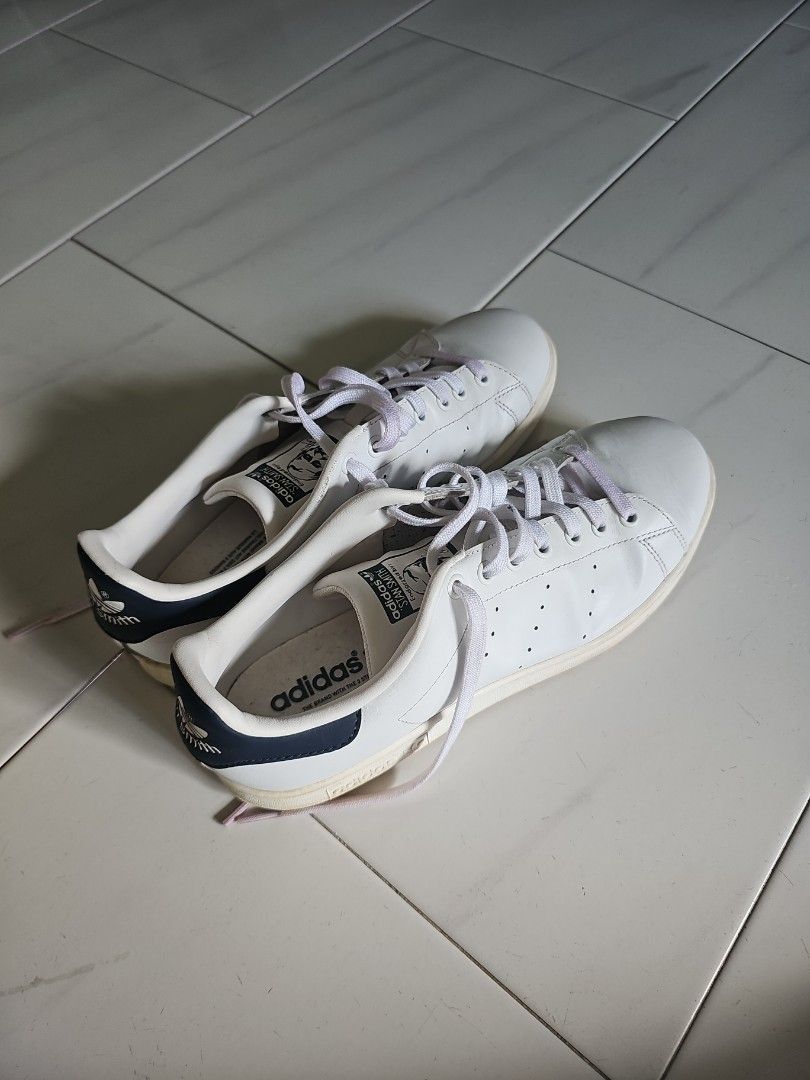 STANS SMITH WHITE SHOE with BLUE STRIPE