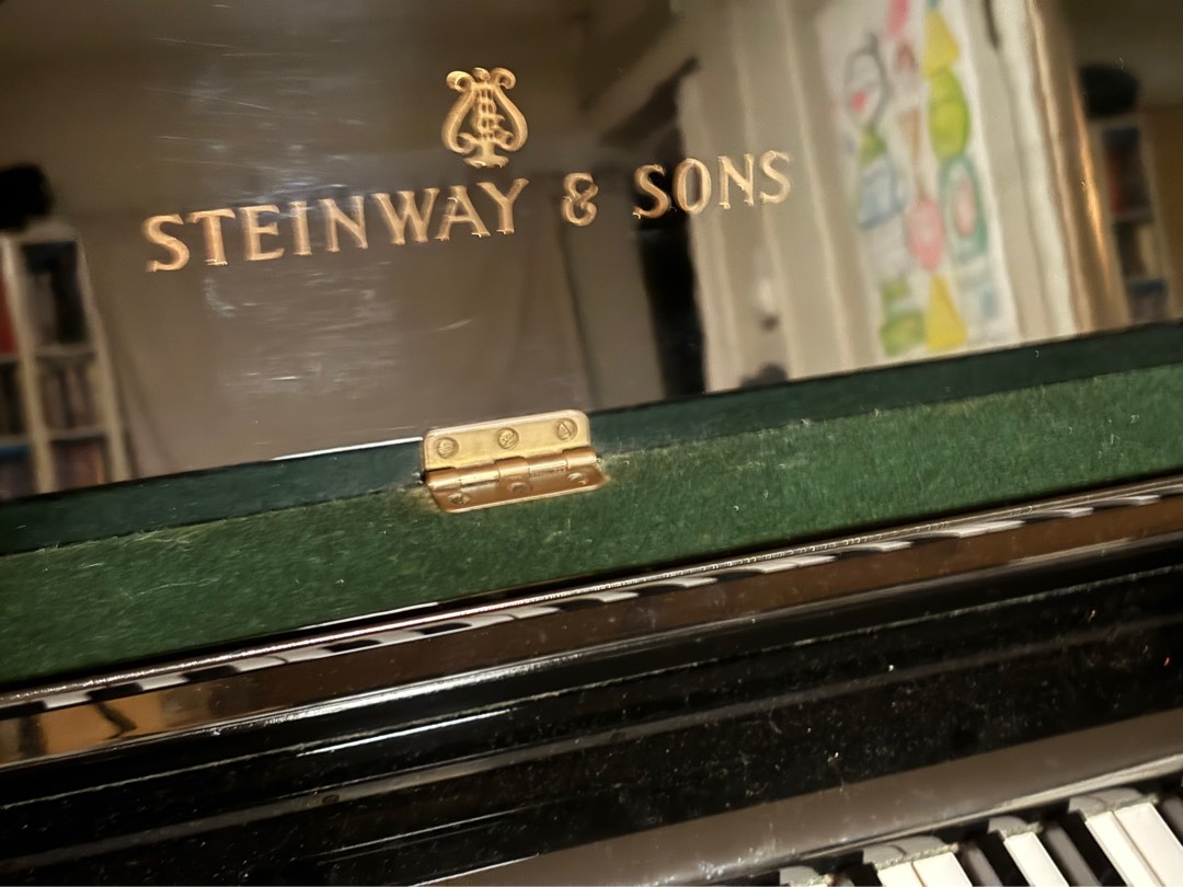 Steinway and deals sons v125 price