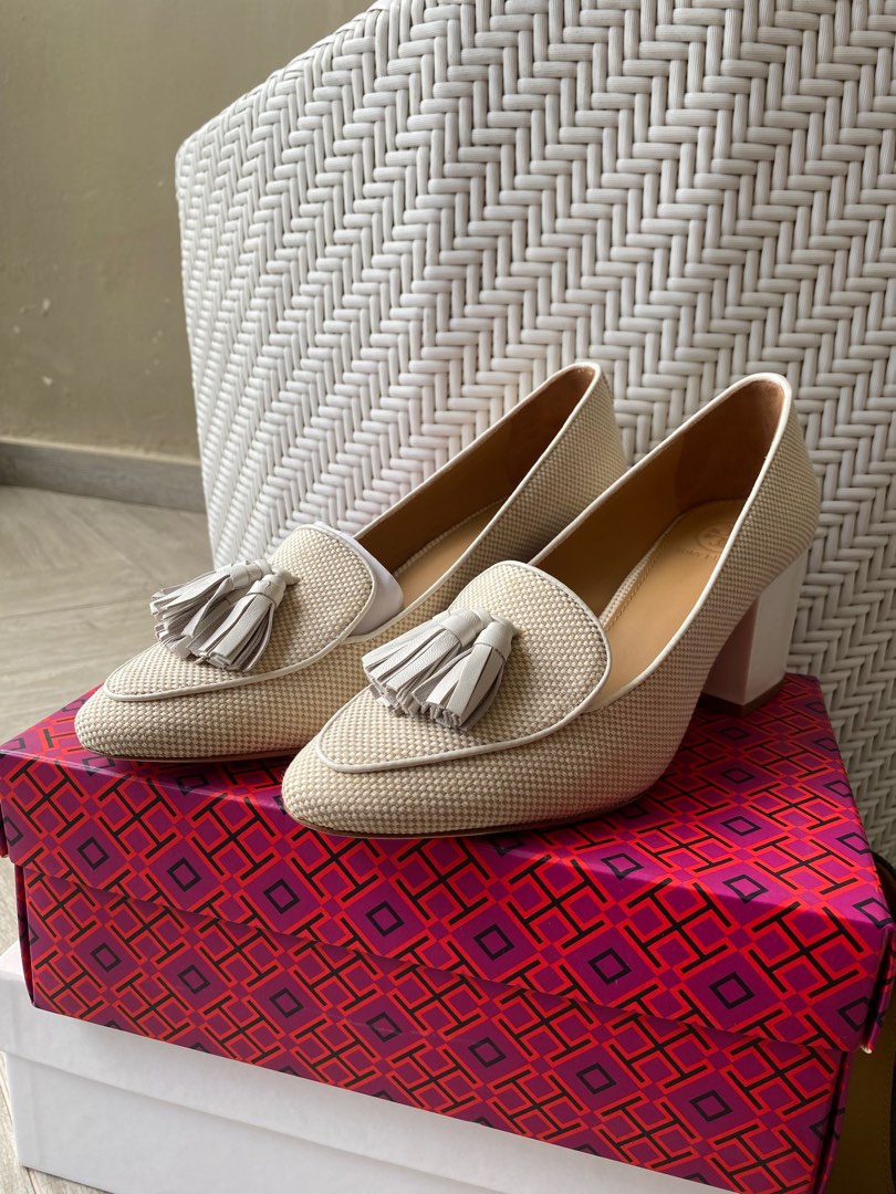 Kira shop tassel pump