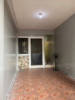 Townhouse for rent at Road 20 Project 8 Quezon City