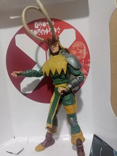 Toybiz Marvel Legends Loki figure only