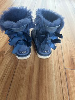 Childrens ugg boots size 4 shop