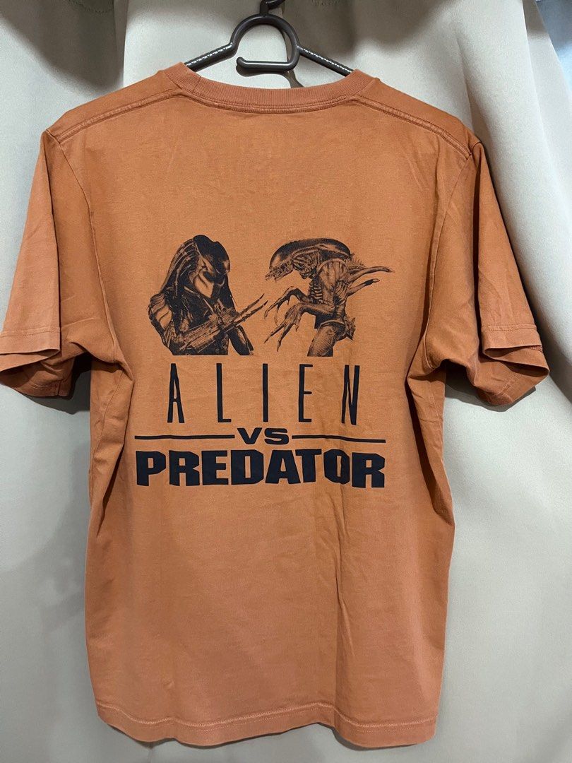 Uniqlo Alien vs Predator (Category: Tshirts & Polo Shirts ) located in Quezon City. Submitted by paulandres21 (Listing ID 1282112242, Image 1). Description: Selling this uniqlo shirt used once only size is large color rate js 10:10. Hope you like it .