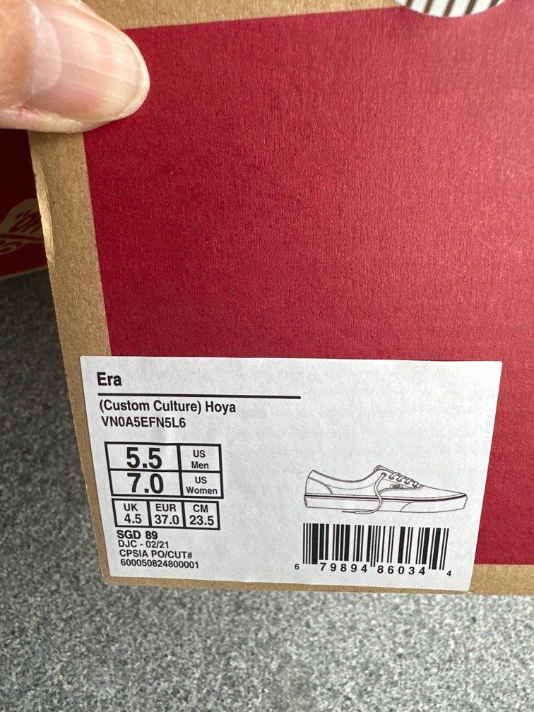 Vans Sneakers (Category: Sneakers) located in Singapore. Submitted by jk4321 (Listing ID 1282003628, Image 4). Description: Vans sneaker for sales Hardly wear Bought too many and selling to declutter Comes with box..