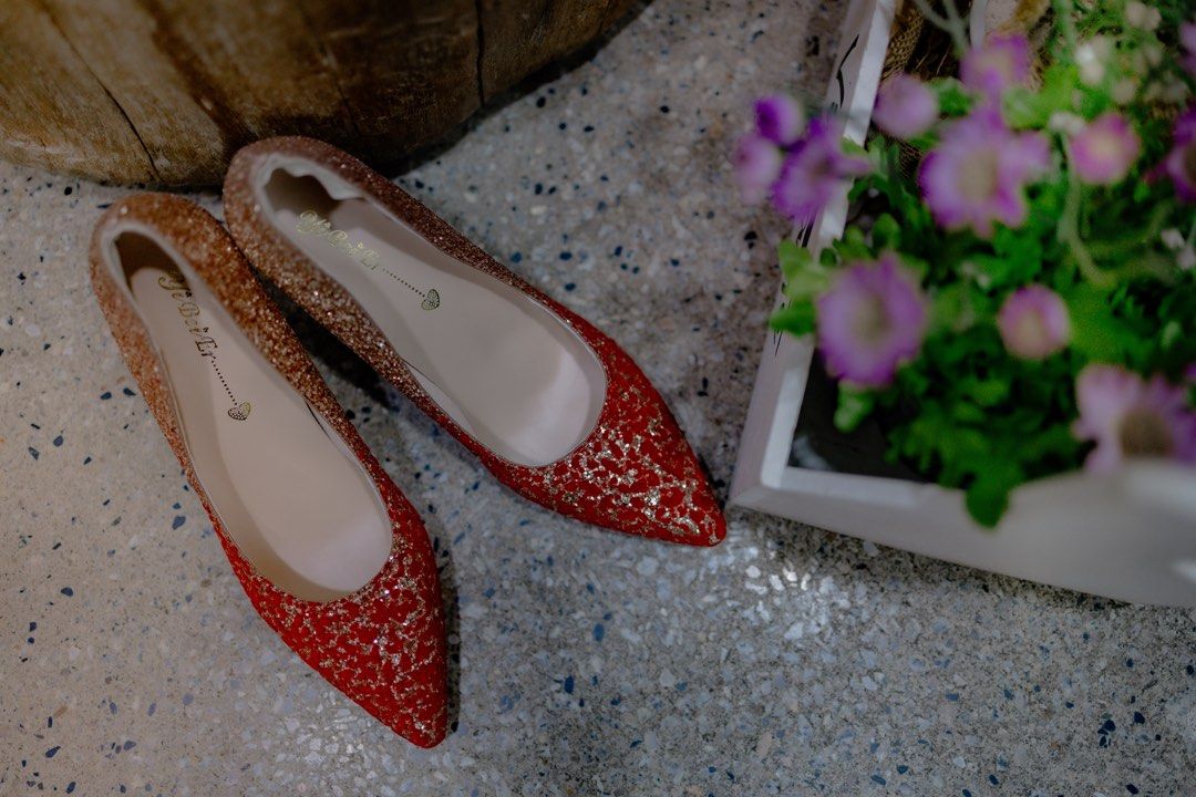 Red glitter sale wedding shoes