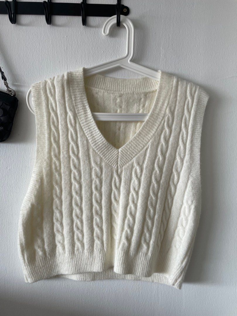 white knitted vest